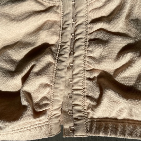 Bras 38. Racerback. - Picture 9 of 10